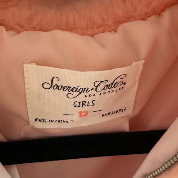 Girls faux fur vest NWOT - Picture 2 of 2